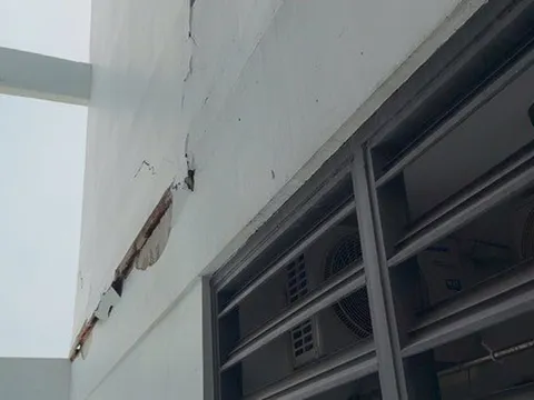 TP HCM: Khảo sát căn hộ tầng 16 có vết nứt lớn ở chung cư 34 tầng