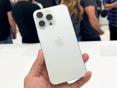 iPhone cũ tiếp tục giảm giá đậm, iPhone 15 Pro Max còn dưới 20 triệu đồng, nhiều mẫu hot chỉ từ 12 triệu đồng