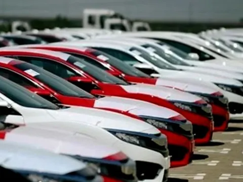 Ô tô ngoại về Việt Nam tăng mạnh