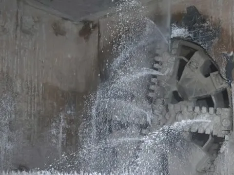 Robot đào hầm 'Thần tốc' tuyến metro Nhổn - Ga Hà Nội đã đến ga Văn Miếu