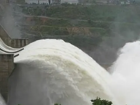 Thủy điện Thác Bà sắp mở 2 cửa xả lũ