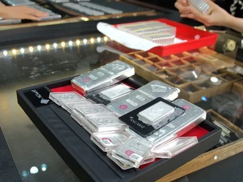 Giá bạc gặp áp lực giảm, chờ đợi tín hiệu từ cuộc họp lãi suất của FED