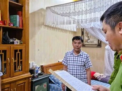 Thủ nhang ngôi đền nổi tiếng ở Thanh Hóa bị triệu tập, khám xét về tội đánh bạc, tổ chức đánh bạc