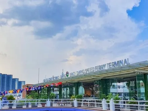 Phá dỡ Cầu cảng số 2 để thi công cầu đi bộ qua sông Sài Gòn