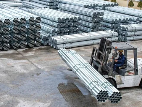 Nữ Chủ tịch lên nắm quyền, Ống thép Việt Đức báo lãi quý II tăng gần 3 lần