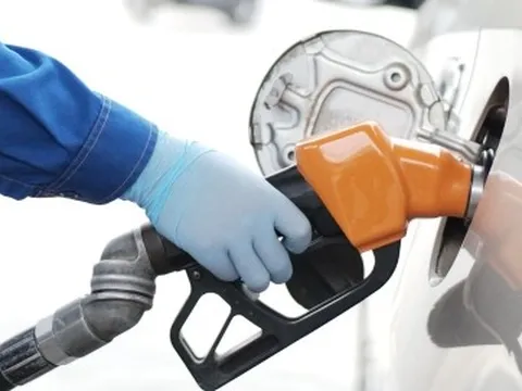 Chưa bán, doanh nghiệp đã lo xăng E10 ế ẩm