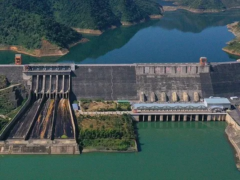 Doanh nghiệp họ EVN báo lãi quý II cao kỷ lục