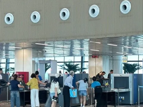 Đề xuất bỏ quy định cởi giày, thắt lưng khi kiểm tra an ninh sân bay