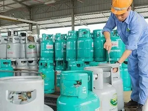 Giá gas giảm tháng thứ ba liên tiếp