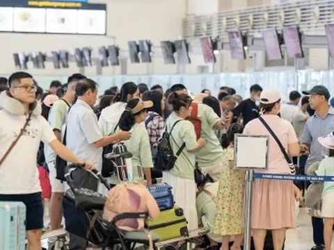 Chính phủ yêu cầu nghiên cứu quy định phân cấp mức độ điều chỉnh giá vé máy bay