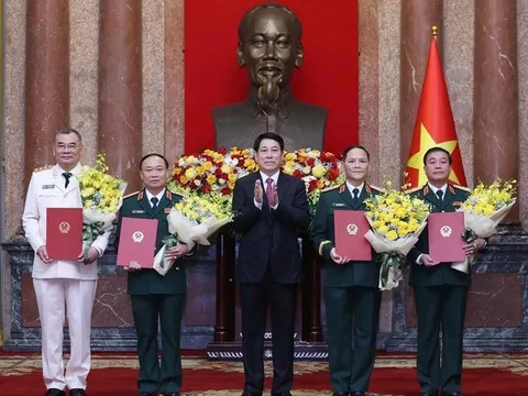 Bốn sĩ quan cấp cao Quân đội và Công an được thăng hàm Thượng tướng