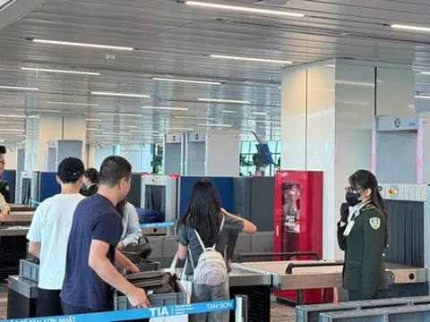 Tốn vài phút cởi giày, thắt lưng, con số bất ngờ về thiệt hại cho kinh tế