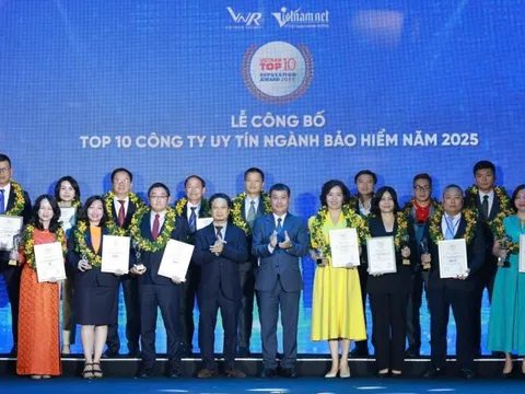 OPES lọt Top 10 công ty bảo hiểm phi nhân thọ uy tín nhất Việt Nam 2025
