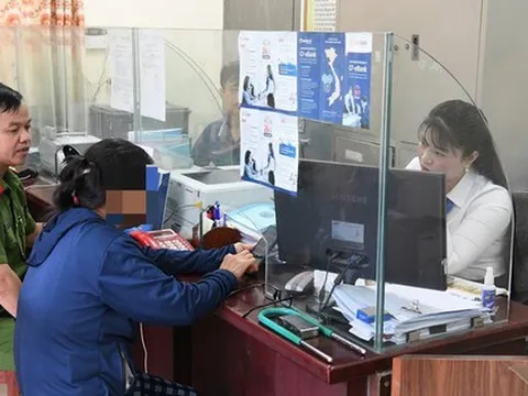 Bà 74 tuổi đi rút sổ tiết kiệm, cán bộ quỹ tín dụng không thực hiện mà báo ngay cho công an