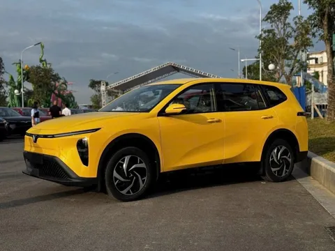 Tân binh xe điện 7 chỗ "hot" nhất năm của VinFast sẵn sàng lăn bánh, sẽ thành MPV "quốc dân" mới?