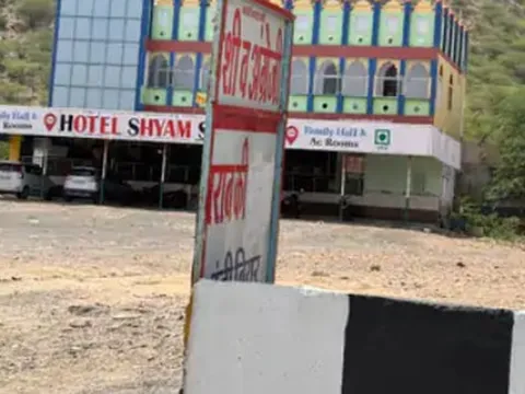 Theo dõi liên tục suốt 30 ngày, cảnh sát phanh phui đường dây pha trộn sữa quy mô lớn gây chấn động: Ure, dầu gội, chất tẩy được dùng để làm sữa giả