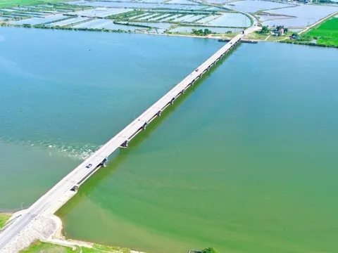 Vì sao Huế điều chỉnh thời gian sửa chữa đập ngăn mặn giữ ngọt lớn nhất Đông Nam Á?