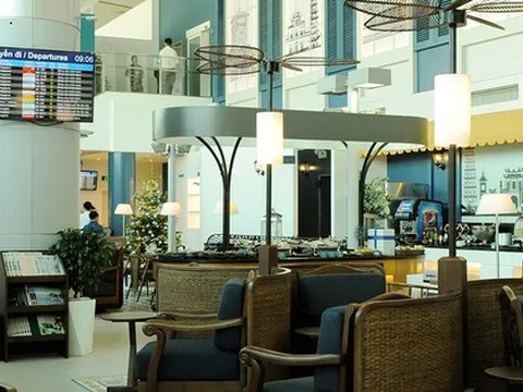 Phòng chờ cao cấp ở sân bay Tân Sơn Nhất có gì mà "đắt xắt ra miếng"?