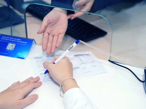 Ngân hàng chạy đua mở rộng tệp khách hàng