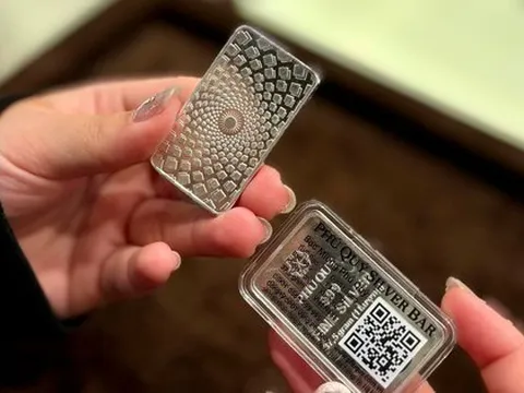 Giá bạc bật tăng mạnh