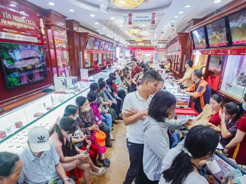 'Sóng' tăng giá tài sản dồn dập, nhiều người đứng ngồi không yên