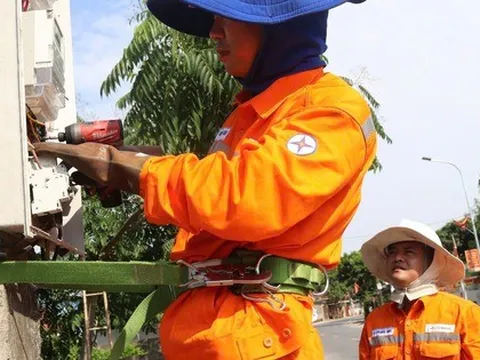 Căng thẳng cấp điện trong cao điểm nắng nóng