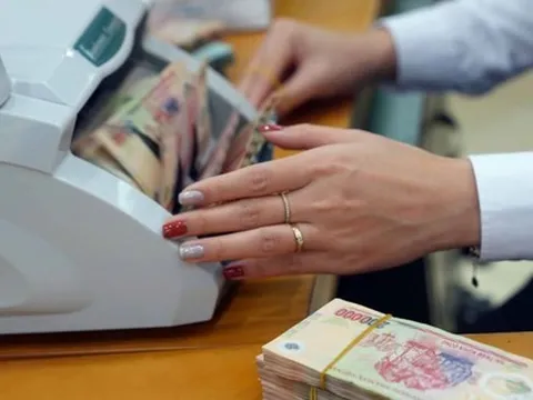 Một ngân hàng trả lãi tiết kiệm gần 7%/năm cho khách hàng gửi từ 100 triệu đồng