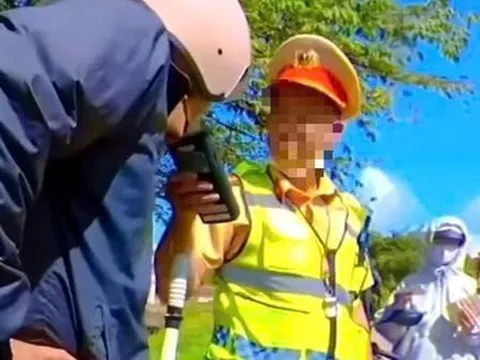 Cho ra khỏi lực lượng cán bộ CSGT vì phát ngôn thiếu chuẩn mực