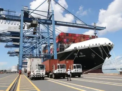 Thu ngân sách hơn 260.000 tỷ đồng từ hoạt động xuất nhập khẩu