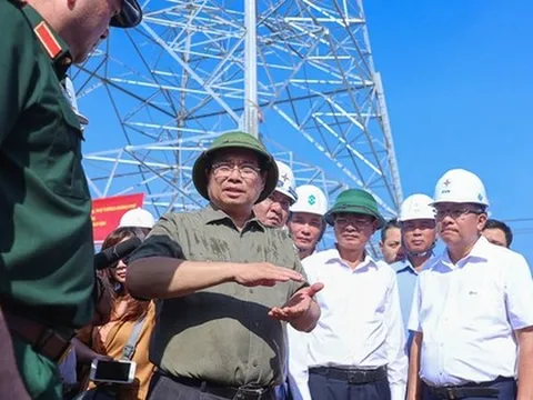 Thủ tướng kiểm tra tiến độ đường dây 500 kV hơn 7.400 tỉ đồng, yêu cầu đến 19-8 phải hoàn thành
