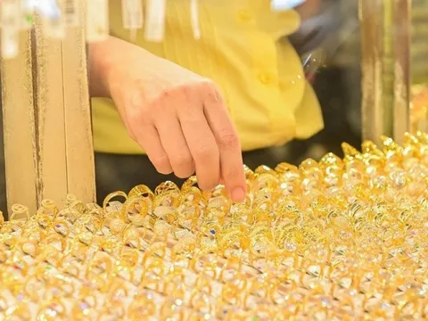 Hiện tượng lạ trên thị trường vàng