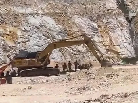 Sập cốt pha bê tông trên công trường cao tốc Quy Nhơn - Chí Thạnh, 2 người tử vong