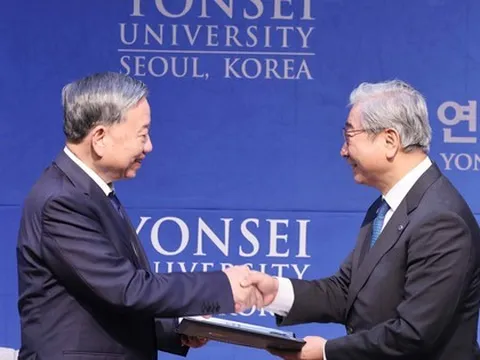 Trao Bằng Tiến sĩ danh dự tặng Tổng Bí thư Tô Lâm