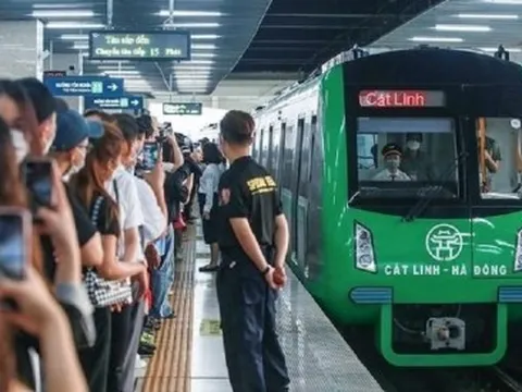 Hà Nội Metro xin lỗi vì nhân viên thông báo cấm hành khách mang xe điện lên tàu