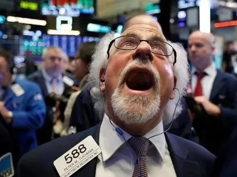 Một mã ngân hàng bị tự doanh CTCK bán ròng đột biến trong phiên VN-Index vượt 1.600 điểm