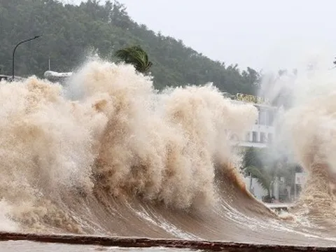 Dự báo thời tiết 13/8: Miền Bắc tiếp tục nắng nóng, đề phòng dông lốc trên biển