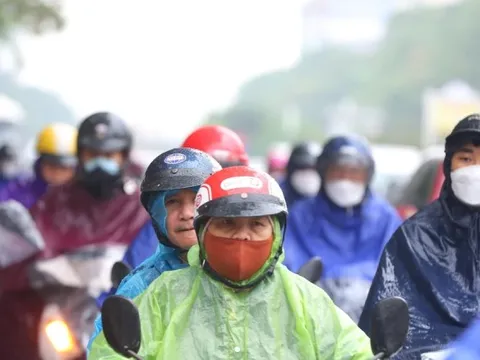 Miền Bắc, miền Trung đón mưa dông giải nhiệt