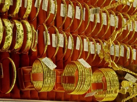 Giá vàng nhẫn, vàng SJC hôm nay 13/8 biến động ra sao?
