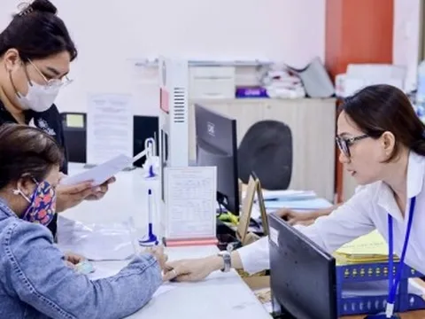 Bộ Nội vụ nêu nguyên nhân gần 36.000 viên chức xin thôi việc trong 3 năm