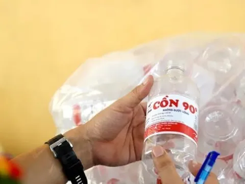 Khởi tố tổng giám đốc công ty vật tư y tế sản xuất, buôn bán cồn giả