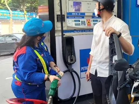 Xăng dầu cùng giảm giá, dầu diesel giảm mạnh nhất hơn 700 đồng/lít