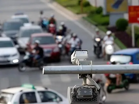 Lắp camera nhận diện biển số, kiểm soát khí thải ở TPHCM