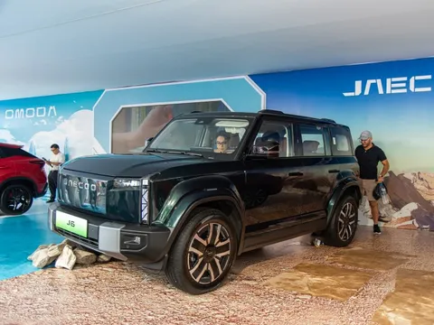 Chi tiết Jaecoo J6 tại Việt Nam: Là bản 2 cầu, đi được hơn 400km/lần sạc, giá dự kiến 1 tỷ đồng
