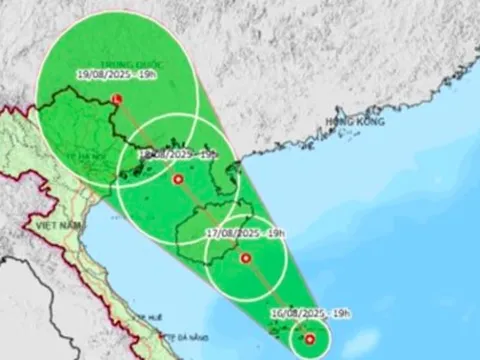 Xuất hiện áp thấp nhiệt đới trên Biển Đông, hướng vào vịnh Bắc Bộ