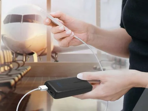 13 hãng hàng không cấm mang pin sạc dự phòng lên máy bay từ 1/10