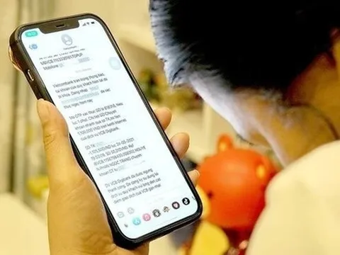 Thấy hệ thống báo lãi 3 tỷ sau 36 lần chuyển tổng số tiền 1 tỷ đồng, người phụ nữ Hà Nội lập tức báo công an