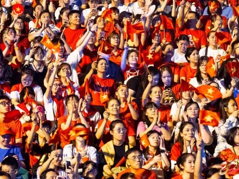 Lại thêm một đêm “concert quốc gia” rực đỏ Quảng trường Mỹ Đình: Cùng xem lại những hình ảnh ấn tượng nhất tối qua!