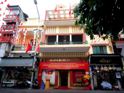 Khung cảnh bất ngờ bên trong ngôi nhà đặc biệt giữa lòng phố cổ Hà Nội sau 80 năm