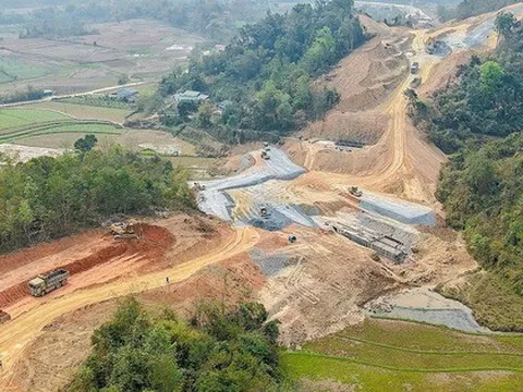 Dự án cao tốc của Đèo Cả quyết tâm ‘về đích’ sớm 1 năm, tạo kỷ lục trong lịch sử ngành giao thông Việt Nam