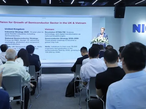 Đại sứ Anh tiết lộ bí quyết để Việt Nam 'thắng' trong ngành bán dẫn giá trị cao